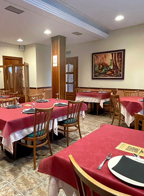 casona-de-babia-san-emiliano-vert_0010_restaurante-casona-de-babia-san-emiliano-comedor